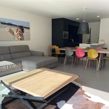 Dolce Vita - Zonnig Familie Appartement Met Garagebox Nieuwpoort Exterior foto